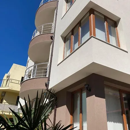 Mareli Casa de hóspedes Carevo